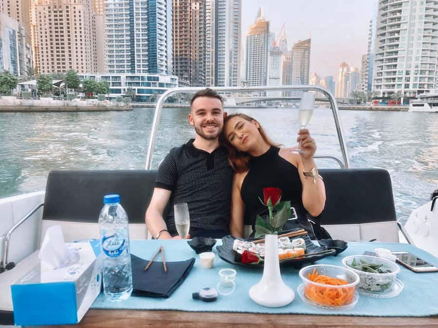 2-Hrs Private Romantic Sunset Cruise with Sushi and Drinks - Why this Dubai Marina sunset cruise works for romance