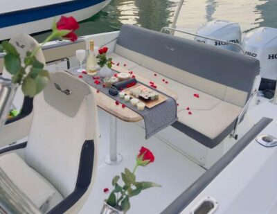 2-Hrs Private Romantic Sunset Cruise with Sushi and Drinks - Setting off from The Coffee Club at Marina Gate