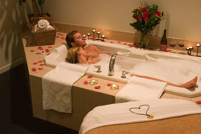 60 min Couple's Massage to choose and 30 min Floral Bath at THAI SPA MASSAGE - Finding Thai Spa Massage Barcelona in Barcelona’s Eixample