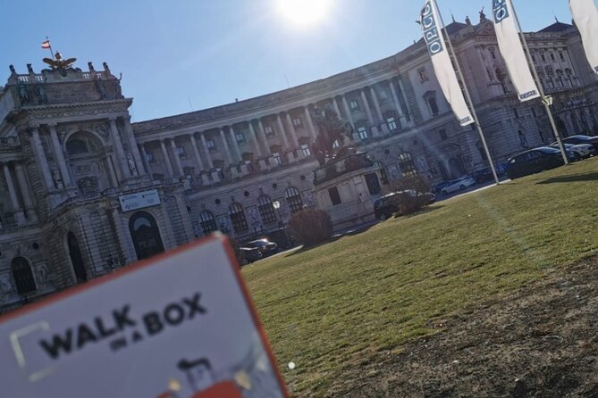 A box for a romantic walk in the city center of Vienna - Should you book Love in Vienna for your next date?