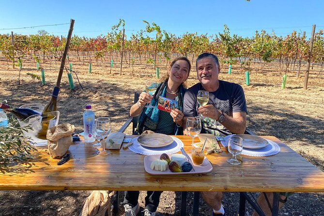 Algarve Romantic Vineyard Picnic in Carvoeiro - A romantic vineyard picnic near Carvoeiro, minus the hassle