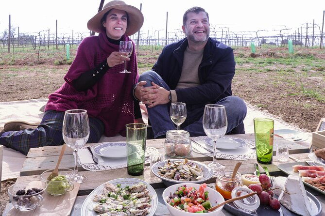 Algarve Romantic Vineyard Picnic in Carvoeiro - Your romantic picnic: regional food, decoration, and a bottle to share
