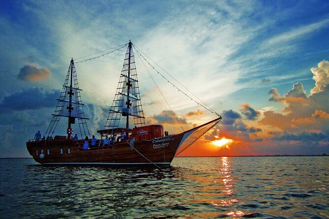 Amazing Romantic Dinner on a Spanish Galeon with Saxophone Music - Live Saxophone and Host Energy: What Makes It Feel Special