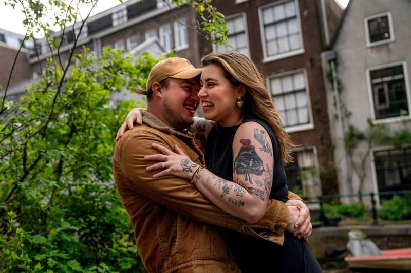 Amsterdam Canals Photoshoot: Private Solo, Family or Couples - The Damrak Avenue Photo Stop: Classic Views with Real Direction