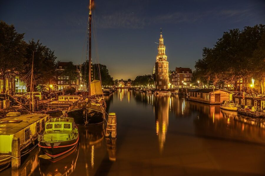 Amsterdam: Private Romantic Evening Boat Tour with Prosecco - Keizersgracht 401 Check-In: Finding Your Boat and Starting Calm