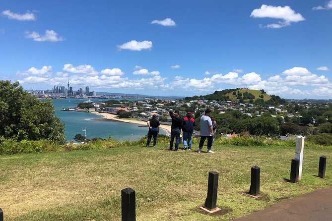 Auckland City Private Tour for Couples. Be chauffeur driven with added extras. - Bastion Point and the harbor: Māori place stories plus skyline views