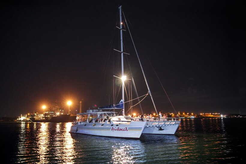 Bali/Benoa: 5-Course Romantic Evening Cruise With Live Music - Dinner on board: a tropical 5-course meal that feels planned