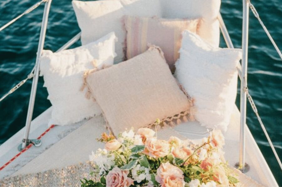 Barcelona: Private Romantic Sailing Tour with Drinks - Sunset sailing vs daytime: when the light makes the mood