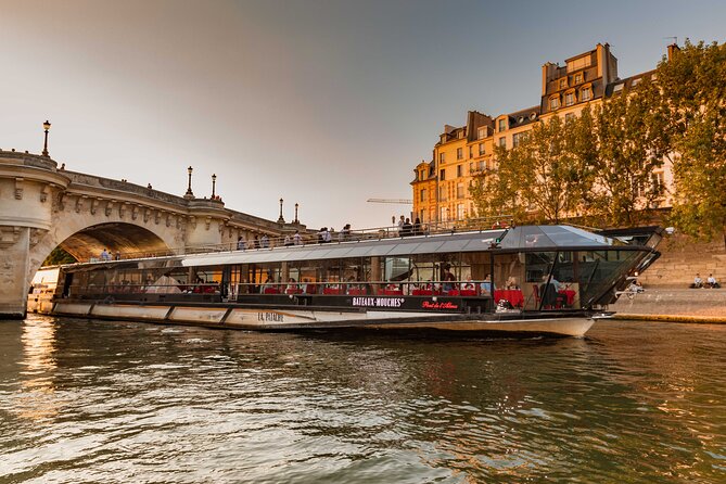 Bateaux Mouches Special Marriage Proposal Dinner Cruise in Paris - A Seine cruise built around a proposal moment