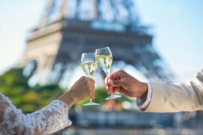 Bateaux Mouches Special Marriage Proposal Dinner Cruise in Paris - The small-group maximum of 2: good for privacy