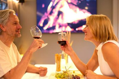 Berlin: Evening Boat Cruise – Romance & Moonlight - Getting on board at Seminarschiff (and choosing your comfort spot)