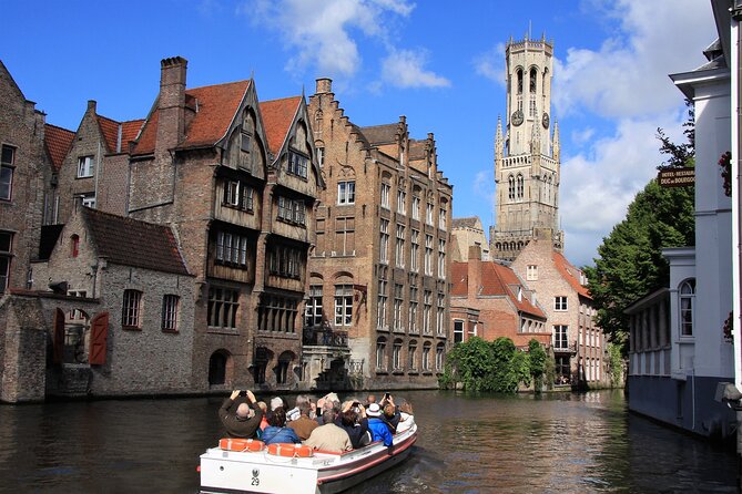 BRYGGJA ROMANTICA - 3 Hour Romantic Tour in Bruges - Staminee De Garre and Cordoeaniersstraat: the beer stop in a street made for lingering