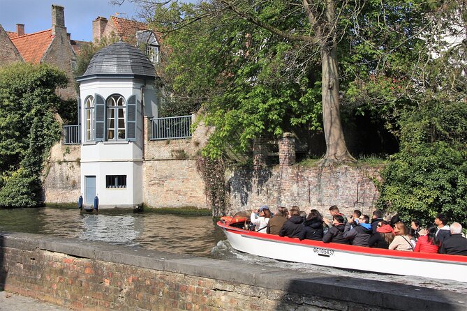 BRYGGJA ROMANTICA - 3 Hour Romantic Tour in Bruges - Dijver and the Gruuthuse stretch: from canal entrances to the museum motto