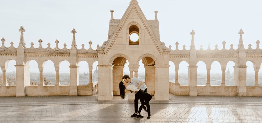 Budapest: romantic photoshoot at Buda's iconic sightseeings - Meeting at Szent László statue, then getting your footing fast