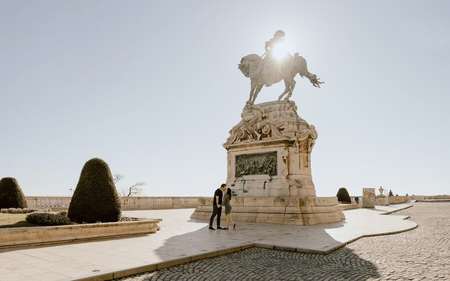 Budapest: romantic photoshoot at Buda's iconic sightseeings - Price and value: $227 per group, up to 20, for a 45-minute pro session