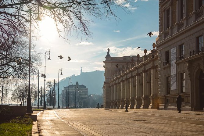 Budapest Romantic Private Tuk Tuk Tour - Optional Gul Baba’s Tomb: a steep request that can be worth it