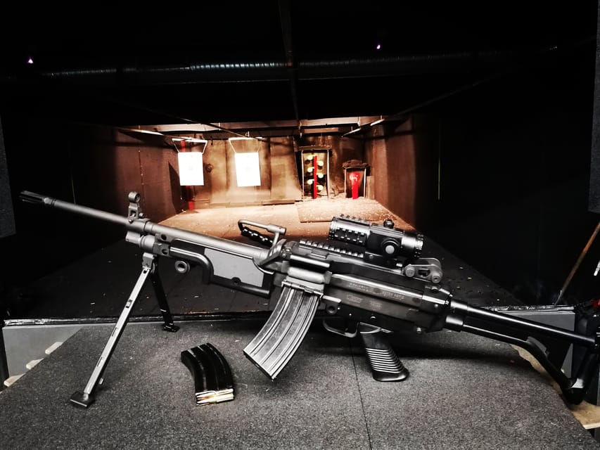 Budapest: Shooting Experience for Couples, The Perfect Date - Safety briefing and how the range stays controlled