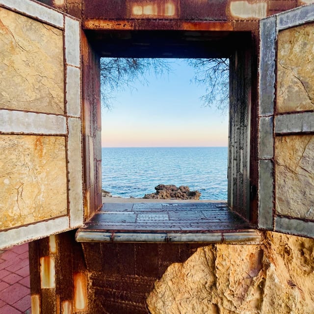 Cala Millor: AdventureDate, fun game, city walk for couples - Starting near the beach: how the route works in real life