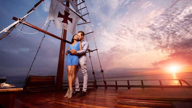 Cancun: Columbus The Romantic Dinner Cruise - Price and Logistics: What the $79 Really Covers