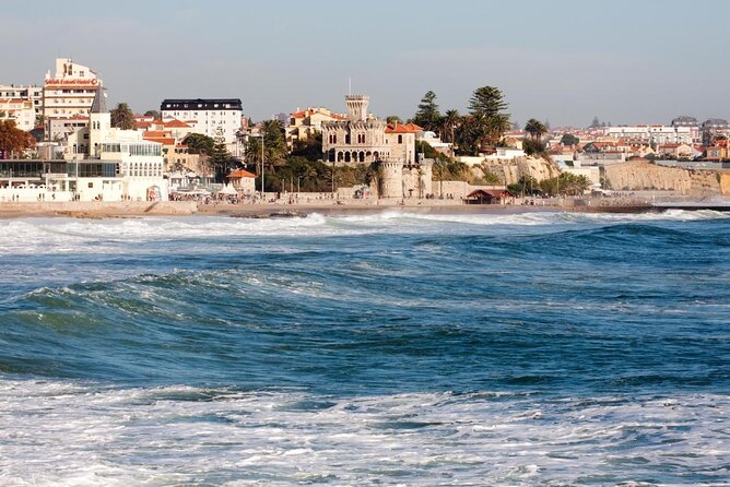 Cascais Romantic Luxury Private 2h Cruise with sparkling wine - A romantic private sail with captain-led attention