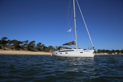 Cascais Romantic Luxury Private 2h Cruise with sparkling wine - The route: lighthouses, beaches, and a palace viewpoint