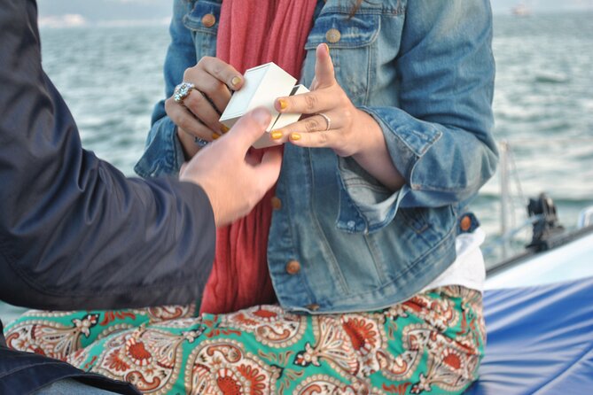 Cascais Romantic Luxury Private 2h Cruise with sparkling wine - Morning vs afternoon: picking the right vibe