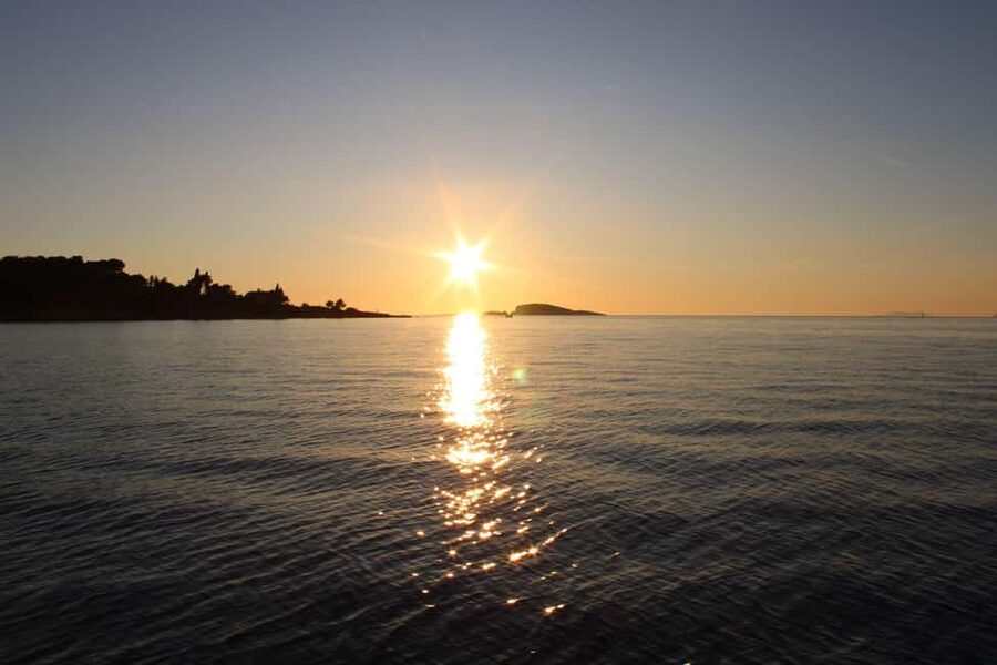Cavtat: Romantic Sunset Cruise with Unlimited Drinks - Who Should Book This Sunset Cruise in Cavtat