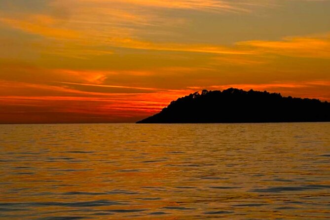 Cavtat Sunset Escape Romantic Cruise and Free Flowing Drinks - Weather risk: the sunset depends on the sky