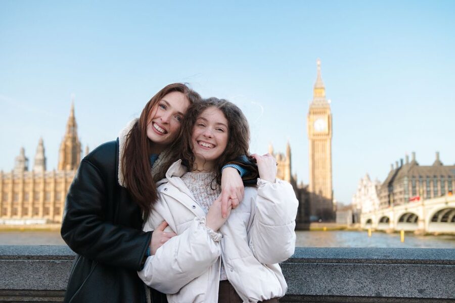Couple’s photo: Romantic photoshoot in London - Why a private couple shoot in London beats another selfie walk
