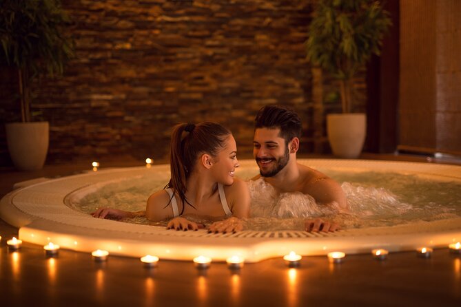 Couples massage with private jacuzzi, cup of cava and SPA entry at Eurotel - The couples massage in a private room for two
