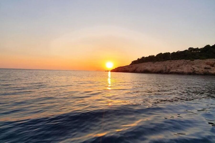 Dubrovnik: Romantic Sunset Cruise & Cave Visit with a Local - The hour-long route: how the sunset cruise actually plays