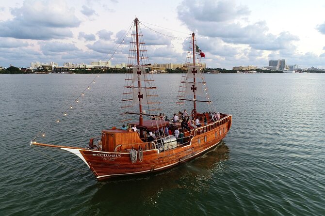 Enjoy The Spanish Galeon with a Romantic Night Dinner in Cancun - The Nichupté Lagoon sail: what you’ll actually see