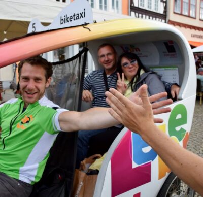 Erfurt: Romantic Rickshaw Tour For Two - Where to find the tour: flashy rickshaw, green jersey, and no hotel pickup