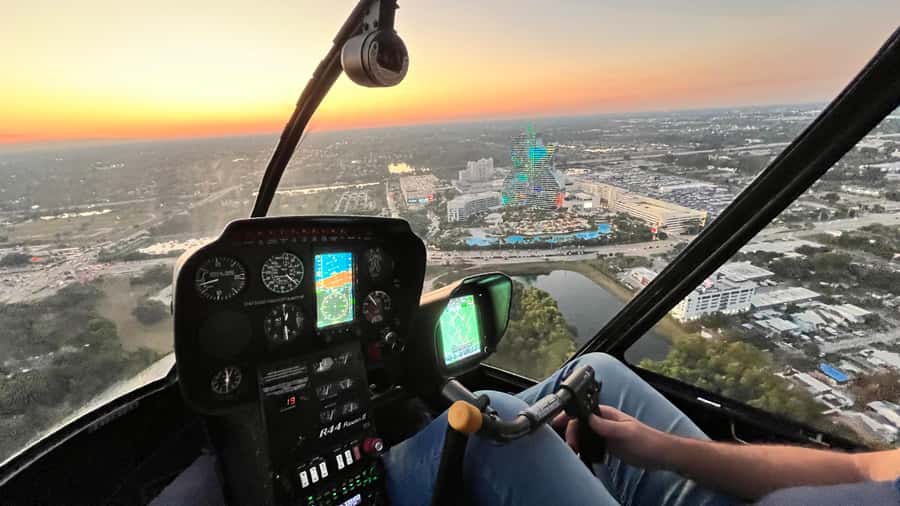 Fort Lauderdale : Romantic Champagne Helicopter Flight Tour - Banyan Air Service: where the romance starts