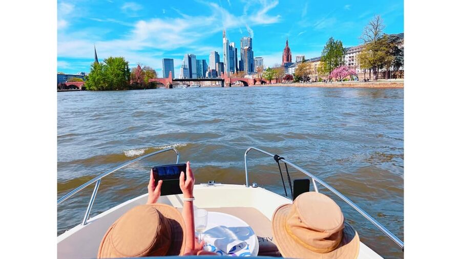 Frankfurt: Private Romantic Skyline Boat Tour - The Frankfurt skyline route: landmarks you’ll see from the Main