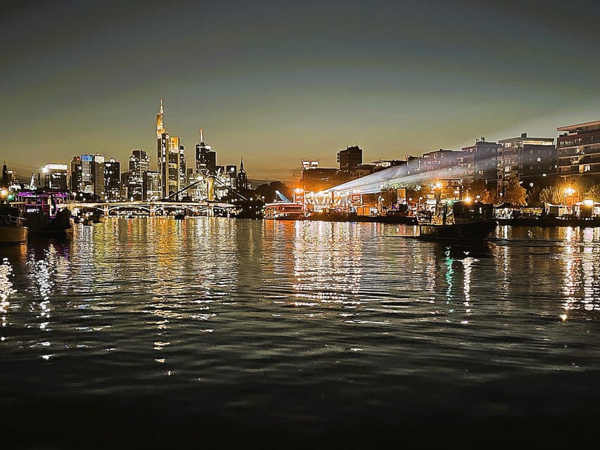 Frankfurt: Private Romantic Skyline Boat Tour - Where the tour starts at Schaumainkai: getting in quickly
