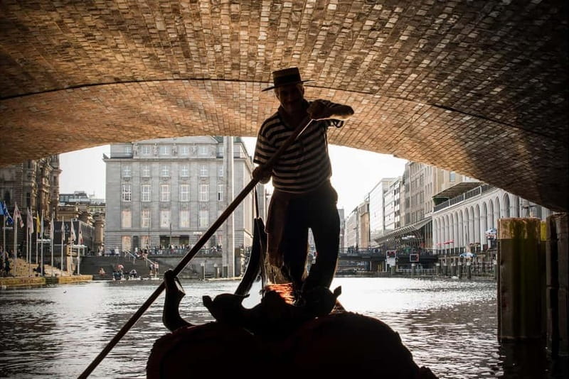 Hamburg Alster Lake romantic Tour in a Real Venetian Gondola - Where You Start: Ballindamm 14A and the Binnenalster Launch