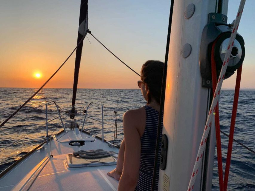 Hvar: Romantic Sunset Sailing Experience On A Comfort Yacht - Boat size and the “I can actually talk” advantage