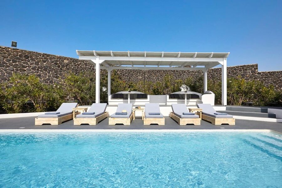 Imerovigli: Aromatherapy Couples’ Massage - Outdoor pool access: a nice bonus if space allows