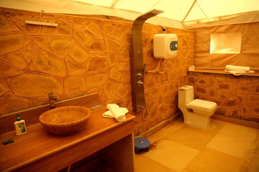Jaisalmer: Romantic Night with Luxury Desert Camping - Luxury tent with ensuite bathroom: comfort that keeps the romance possible