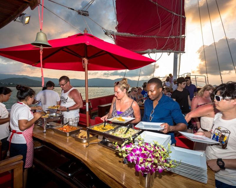 Koh Samui: Red Baron Romantic Sunset Dinner Cruise - Sunset time: how dinner and a complimentary cocktail fit together