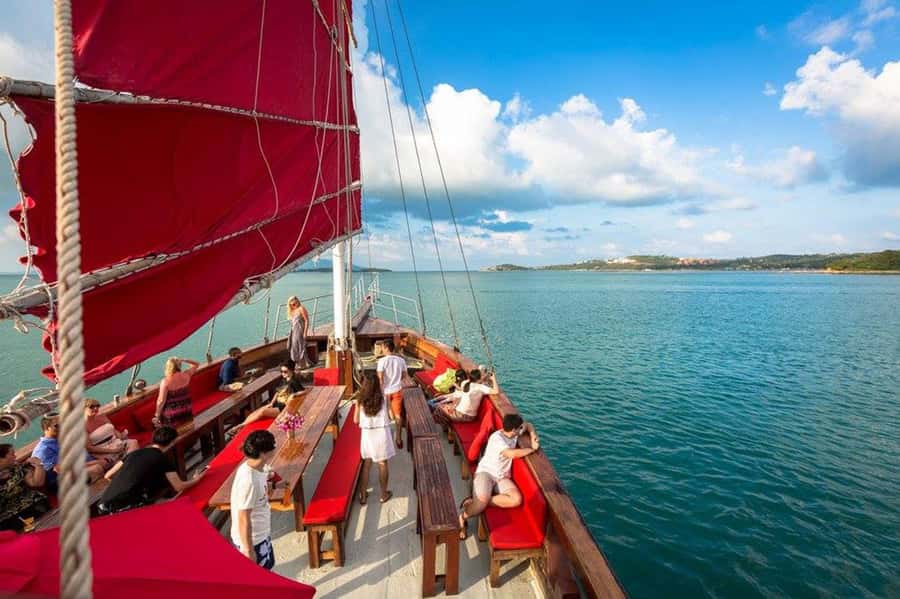 Koh Samui: Red Baron Romantic Sunset Dinner Cruise - The onboard “feel”: bar time, fishing gear, and how to spend the 3 hours