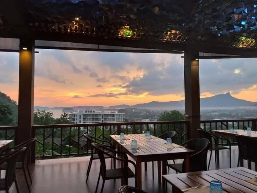 Krabi: Romantic Set-Menu Candlelight Dinner - Entering Lae Lay Grill: atmosphere with a view