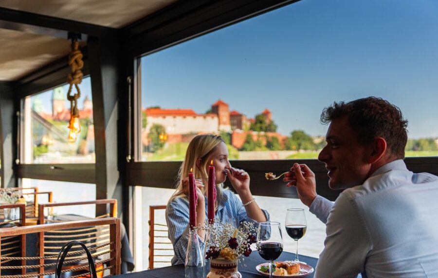 Krakow: Romantic Dinner with a Cruise on the Vistula River - The 30-Minute Vistula Night Cruise: Views, Photos, and a Quiet Sort of Fun