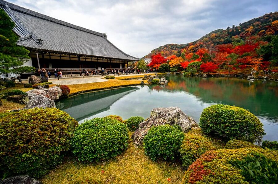 Kyoto: Arashiyama Tour with optional Sagano Romantic Train - Snacks and coffee time: how to eat Kyoto without losing the itinerary