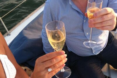 Lisbon Private Romantic 2h Cruise with sparkling wine-Day/Sunset - Price and value for a private group of up to 2