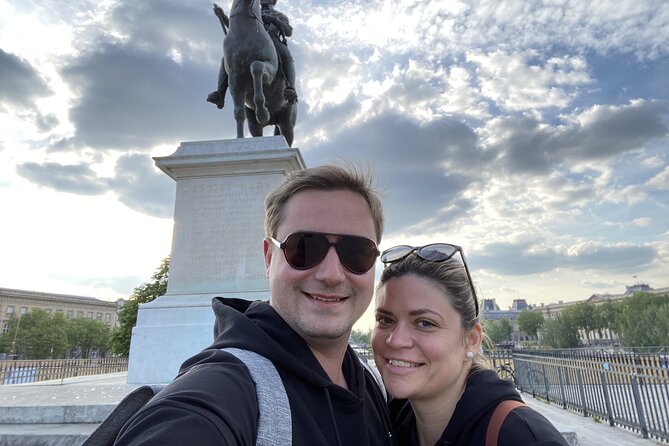 Live, Laugh, Love Along the Seine: Self-Guided Romantic Tour - Left Bank Café Stops: Ladurée, Café de Flore, and Les Deux Magots