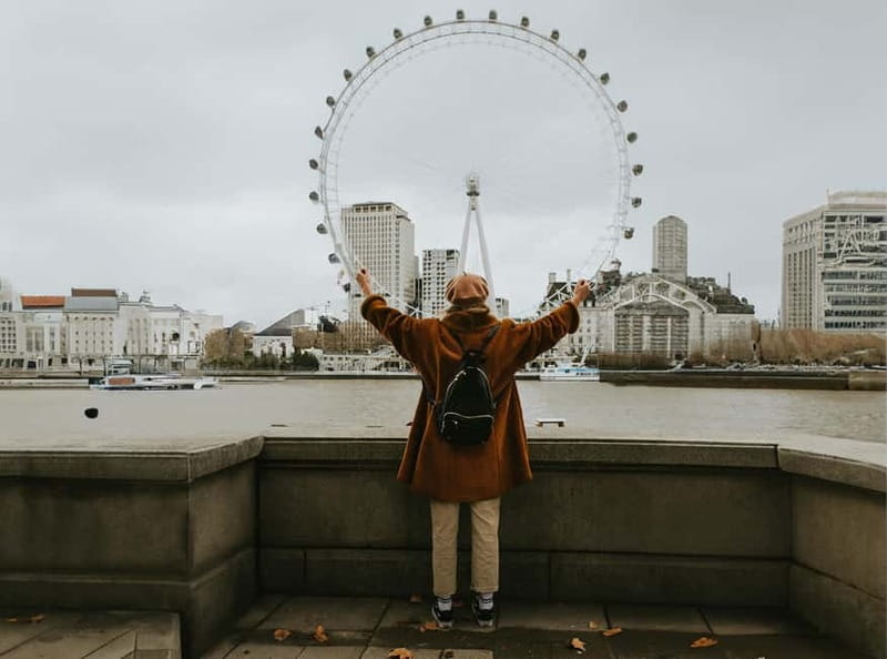 London: Private travel vacation photoshoot -Romantic Special - Where You Start: Boadicea and Her Daughters by Westminster Bridge