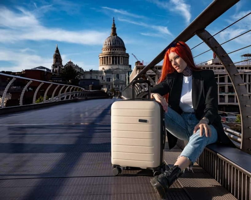 London: Private travel vacation photoshoot -Romantic Special - Post-Editing and Fast Delivery: The Memory Comes Home Quickly