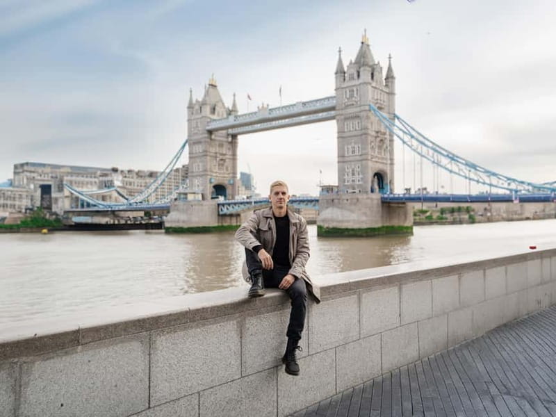 London: Private travel vacation photoshoot -Romantic Special - Price and Value: $211 for a Private Group Up to 6